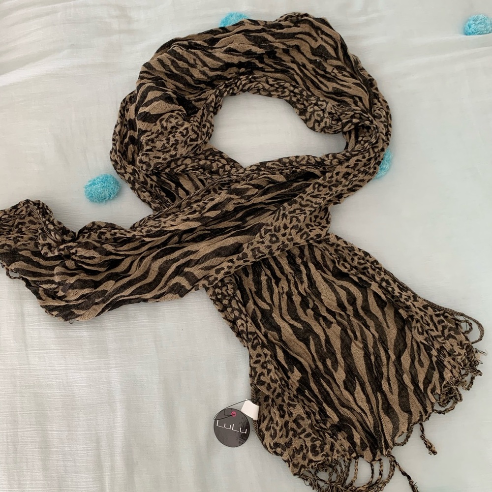 LuLu Cheetah Print Scarf